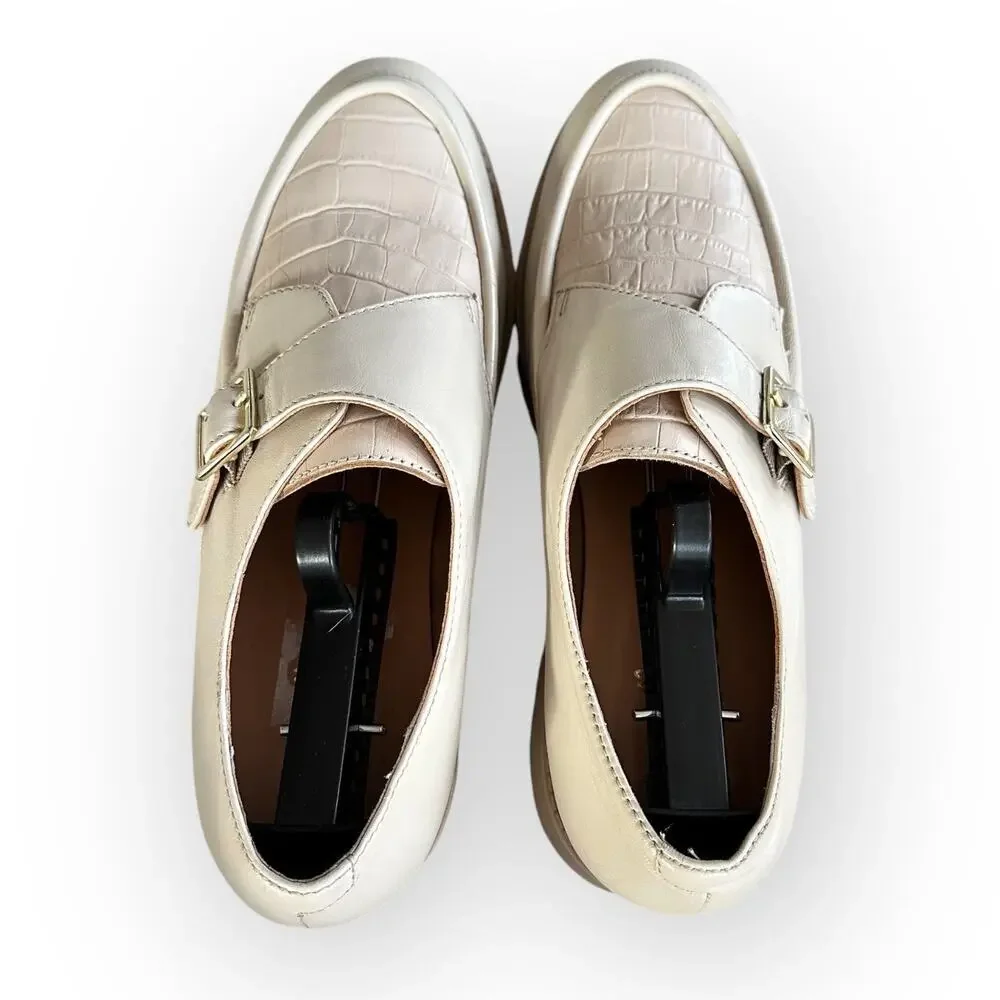Seychelles details leather